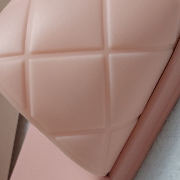 J Slides Beach Slides Fredo - Picture 7 of 12